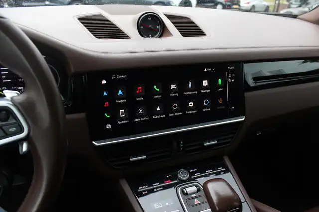 Porsche Cayenne view 20