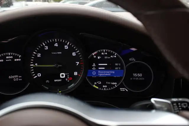 Porsche Cayenne view 30