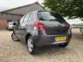 Toyota Yaris 1.0 VVTi Acces | Airco + 5-drs Nu € 3.450,-!!! Gris - thumbnail 2