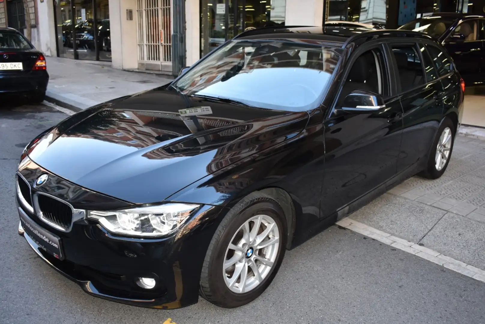 BMW 320 320d Touring Schwarz - 1