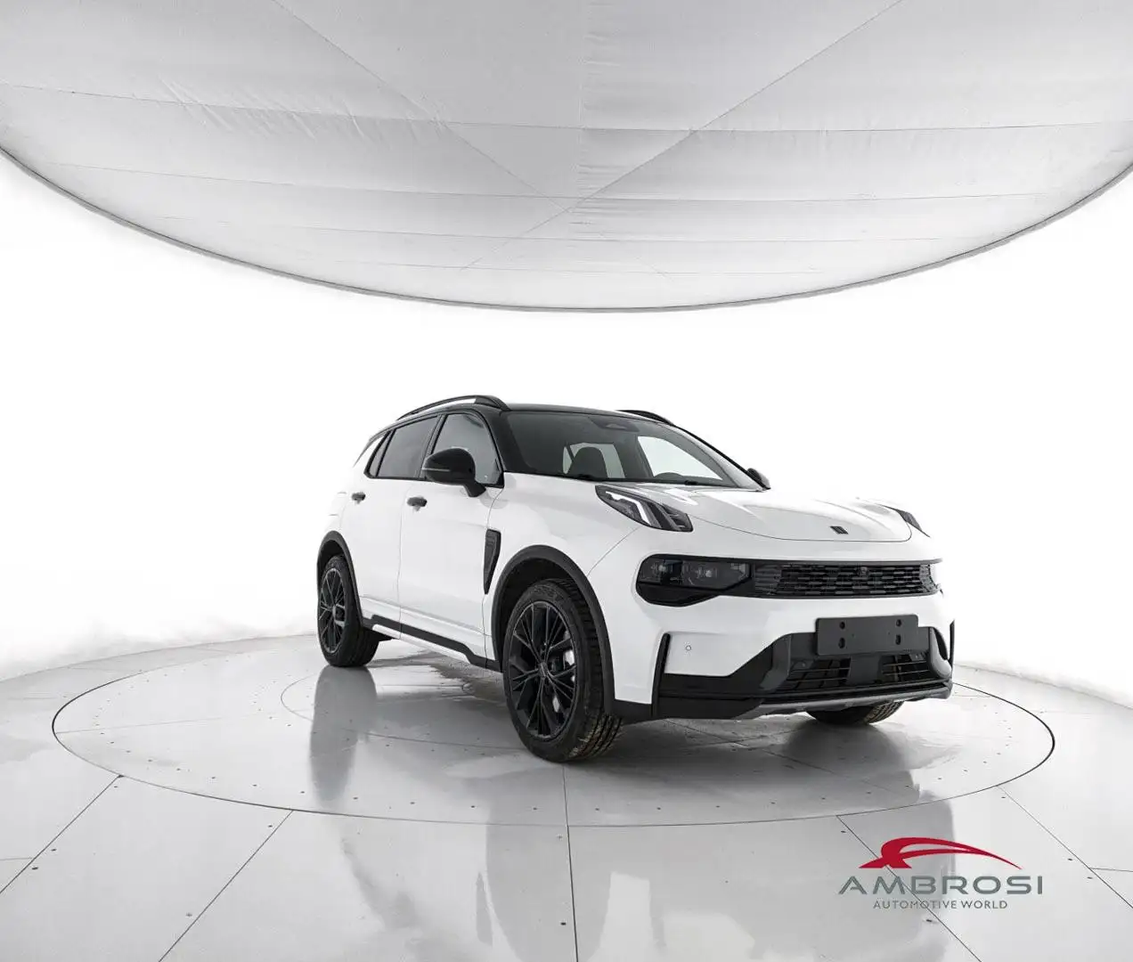 Lynk & Co 01 PHEV MORE Weiß - 2