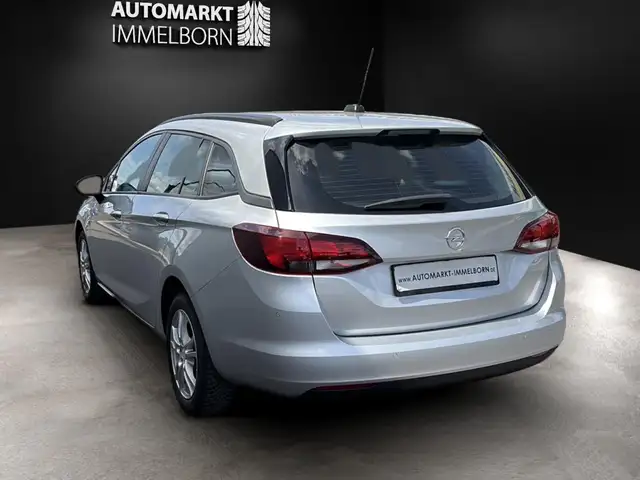 Opel Astra view 10