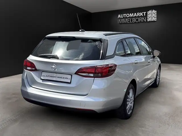 Opel Astra view 11