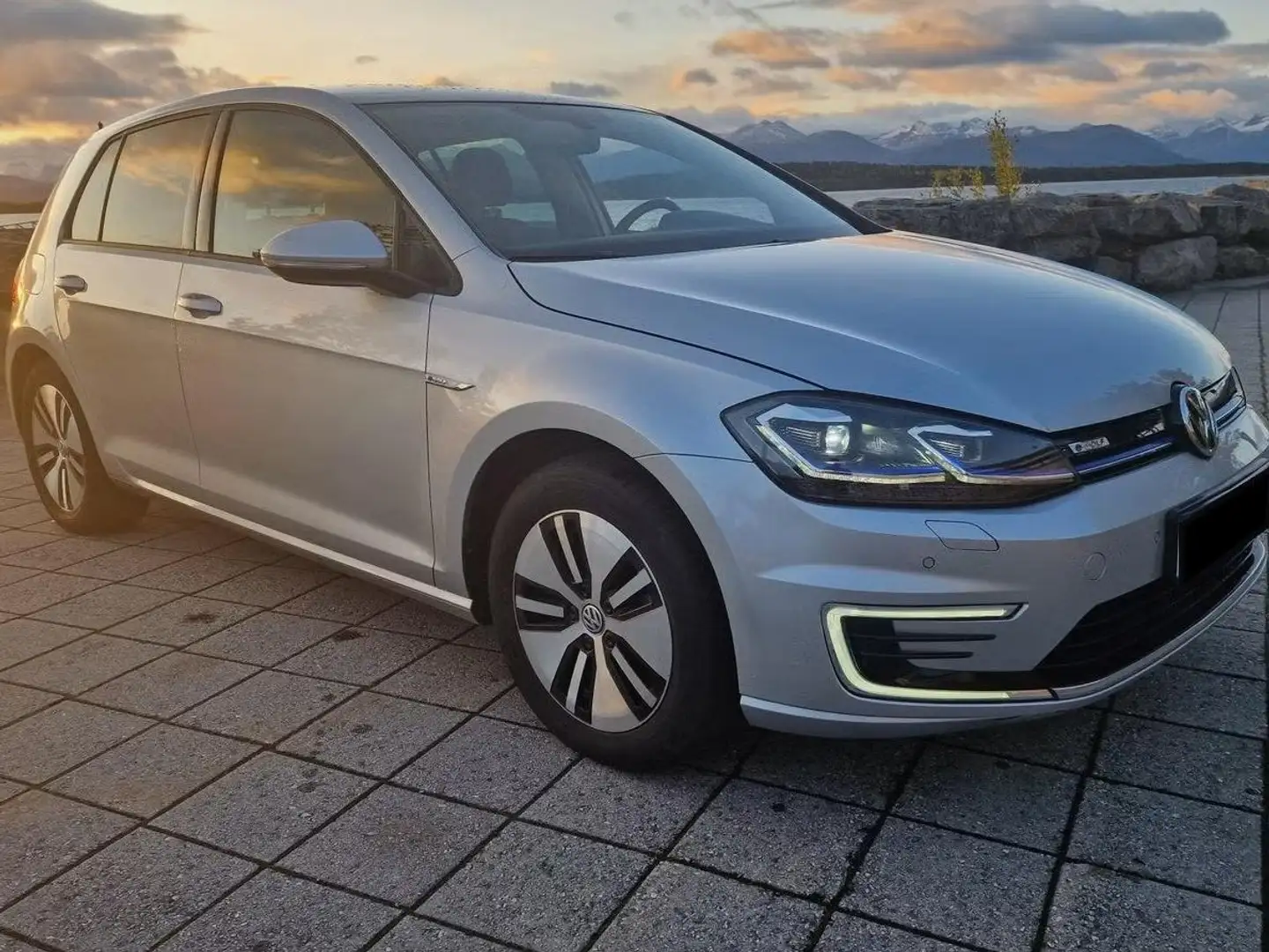 Volkswagen e-Golf e-Golf Silber - 1