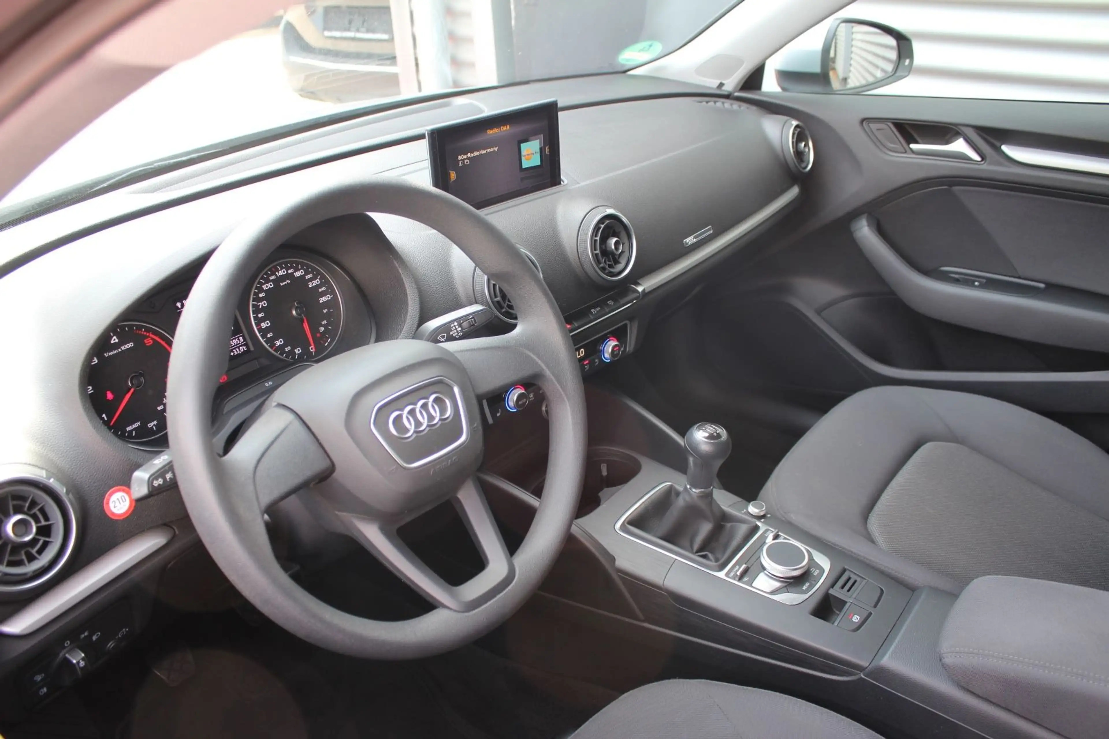 Audi A3 SPORTBACK 30 TDI KLIMA NAVI XENON PDC 2.Hd — photo 4