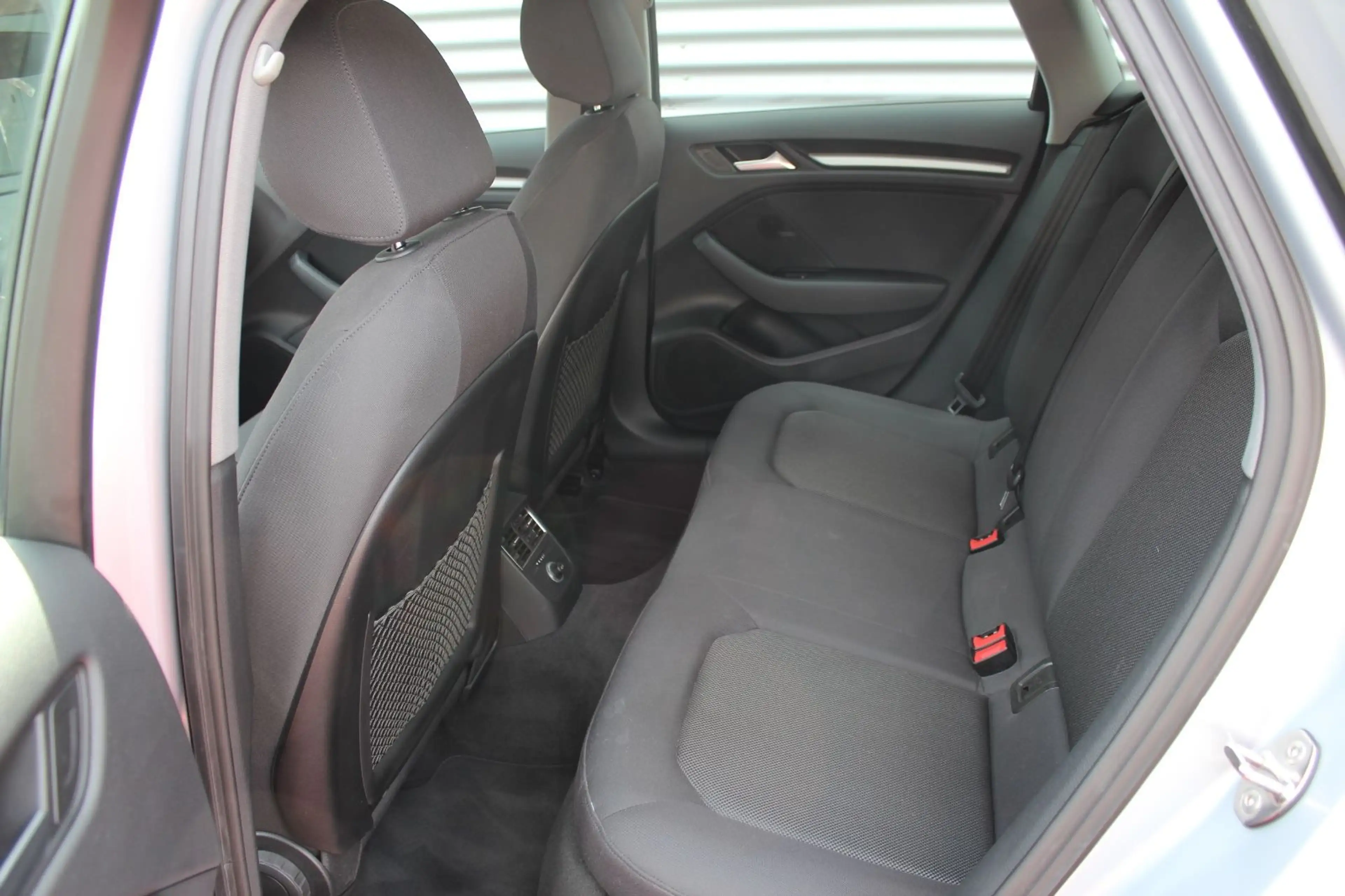 Audi A3 SPORTBACK 30 TDI KLIMA NAVI XENON PDC 2.Hd — photo 5