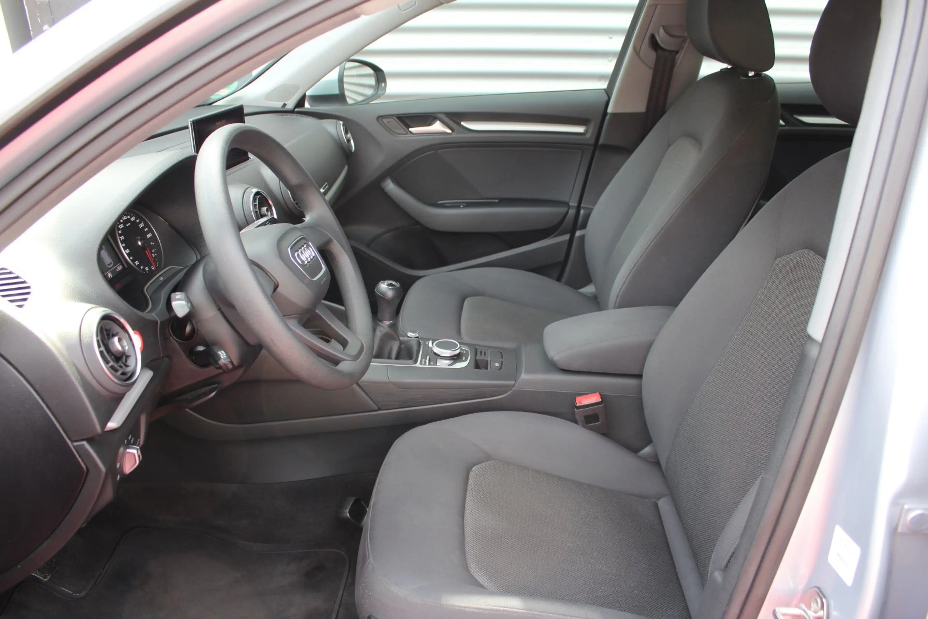 Audi A3 SPORTBACK 30 TDI KLIMA NAVI XENON PDC 2.Hd — photo 9