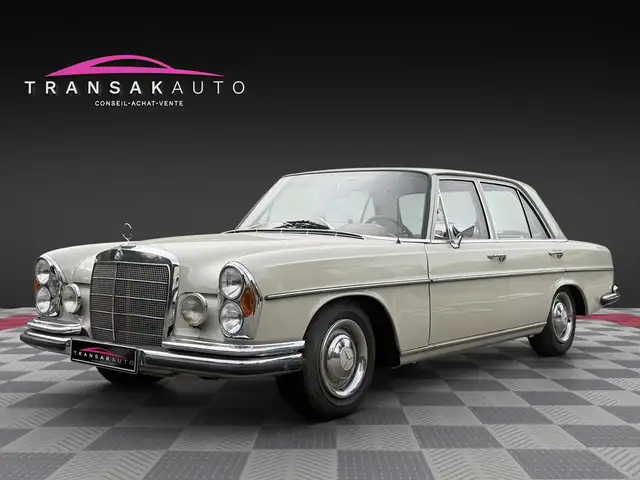 Mercedes-Benz 250 S TYPE 108 2.5 BEL ETAT