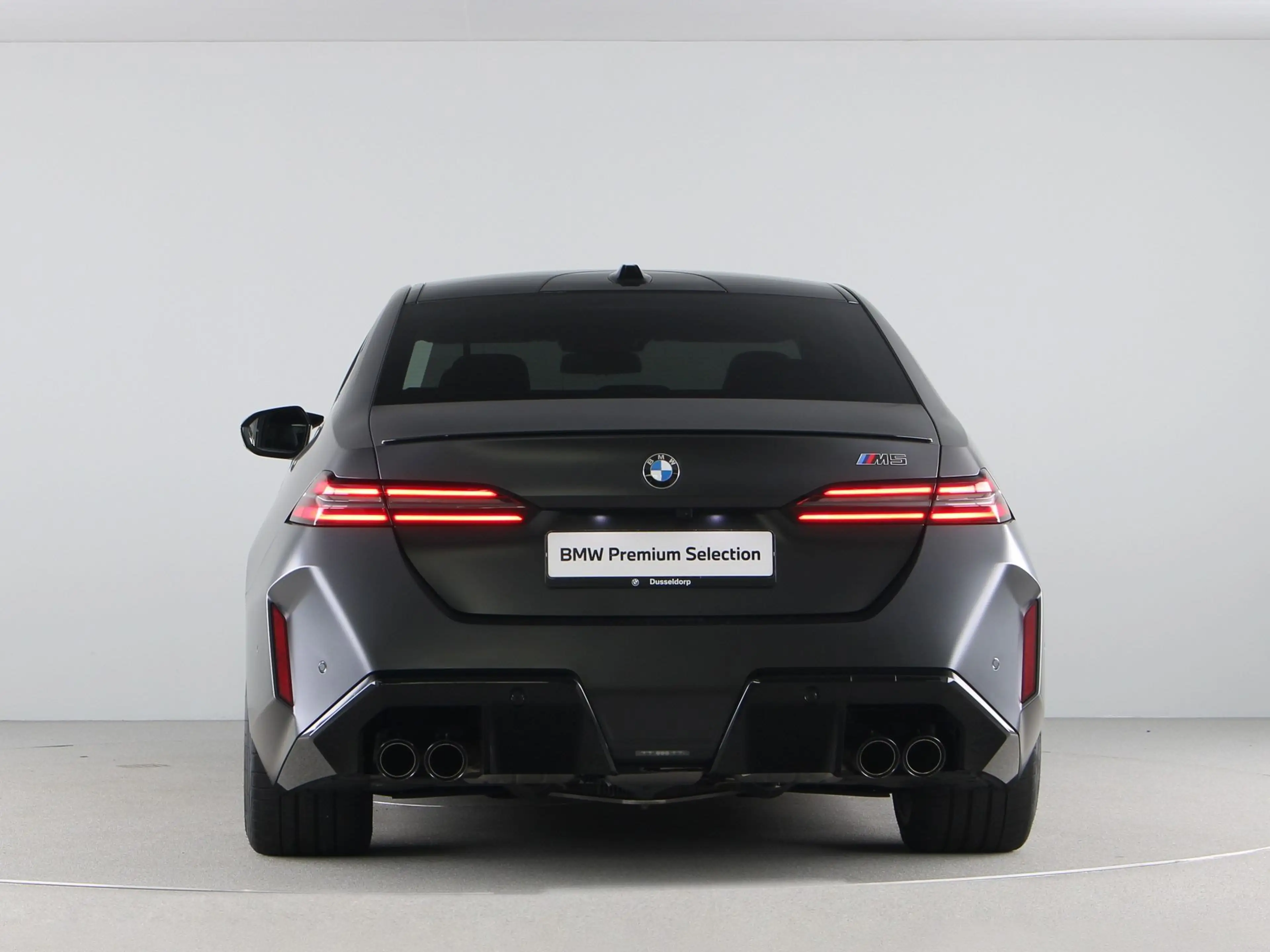BMW M5 Sedan — photo 12