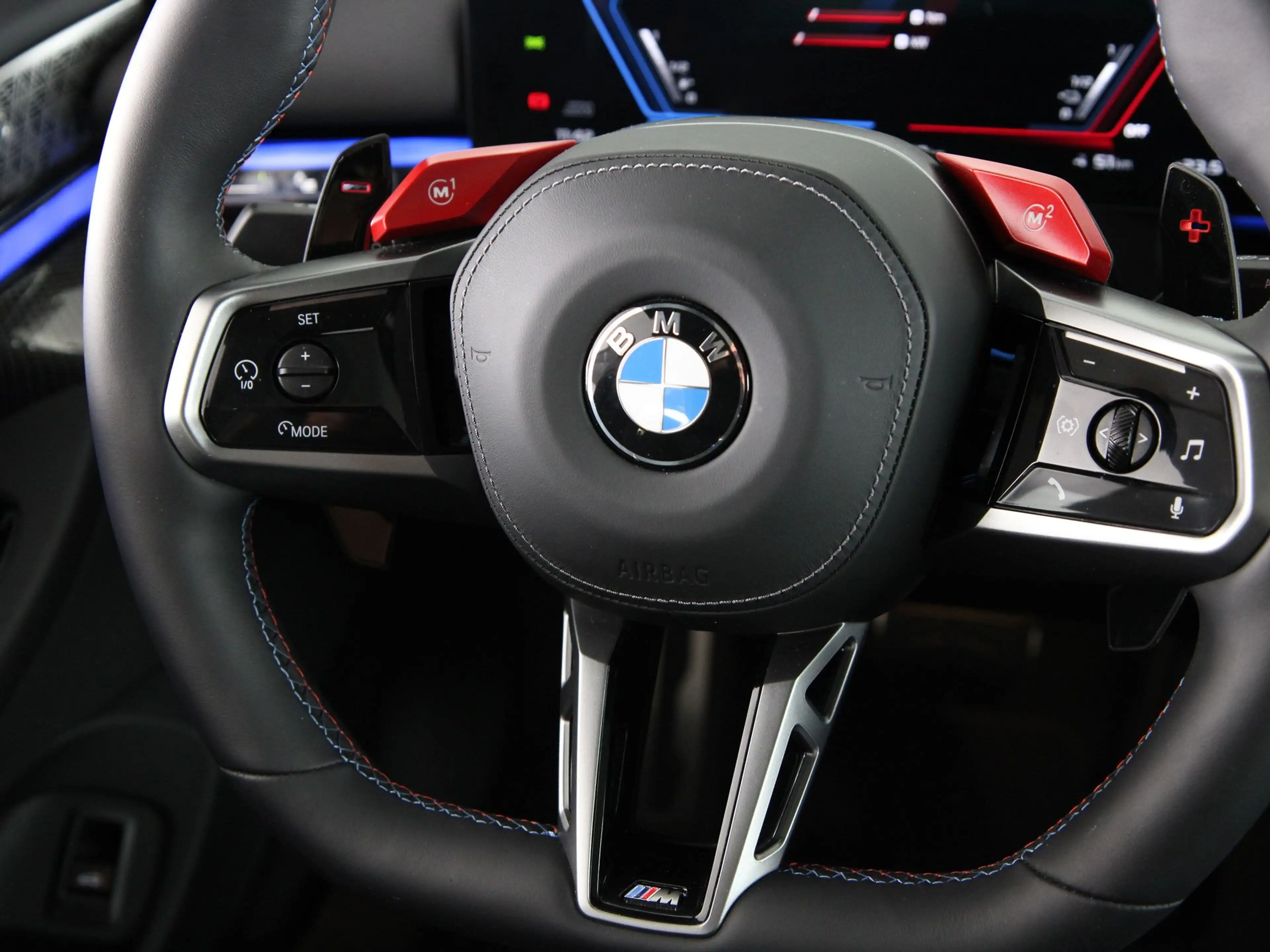 BMW M5 Sedan — photo 4
