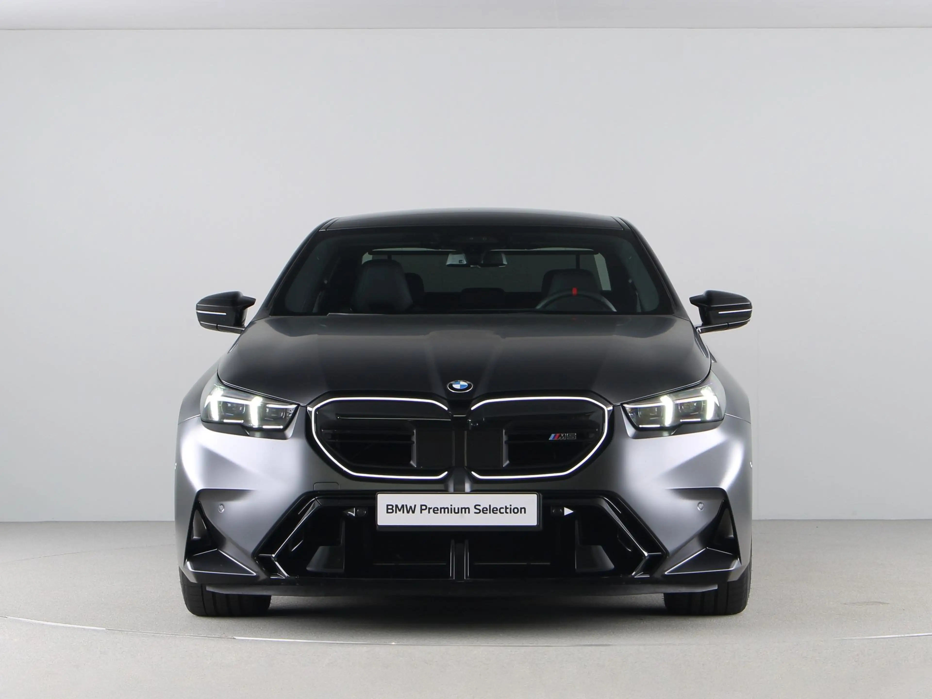 BMW M5 Sedan — photo 8
