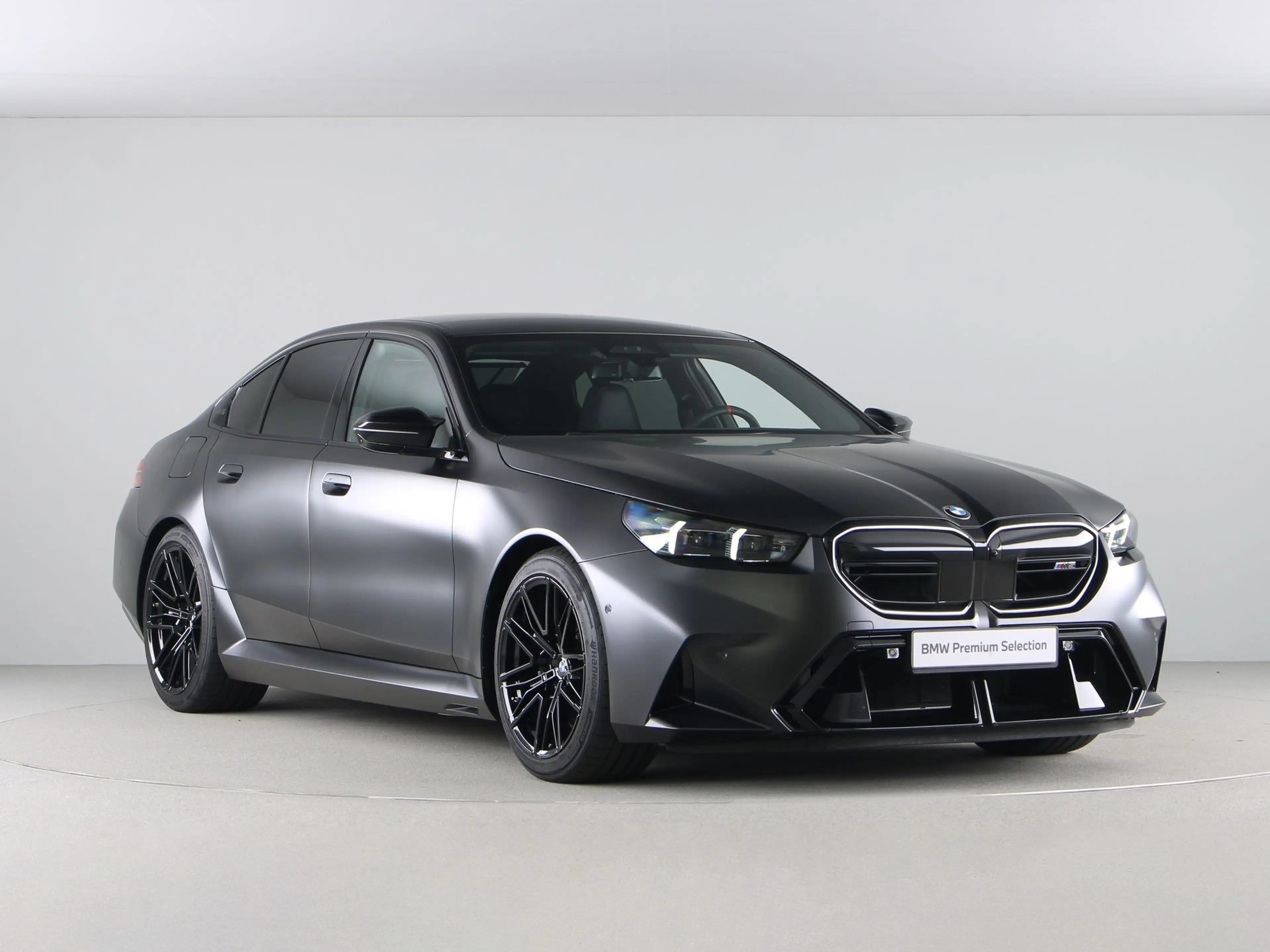 BMW M5 Sedan — photo 9