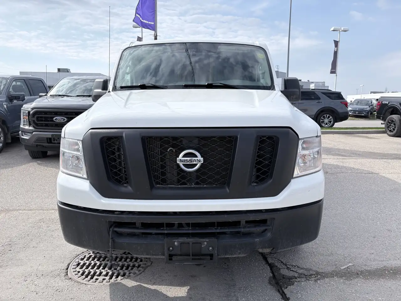 Nissan NV Cargo снимка Nissan NV Cargo
