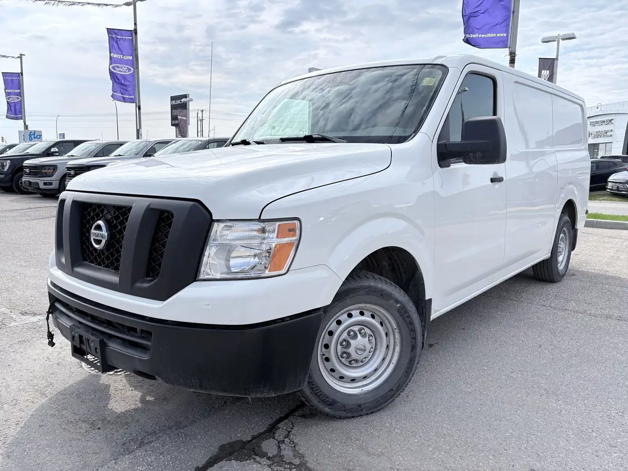 Nissan NV Cargo снимка Nissan NV Cargo