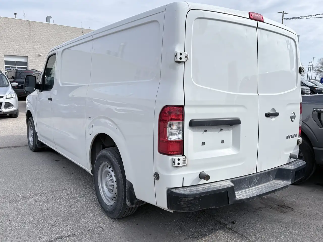 Nissan NV Cargo снимка Nissan NV Cargo