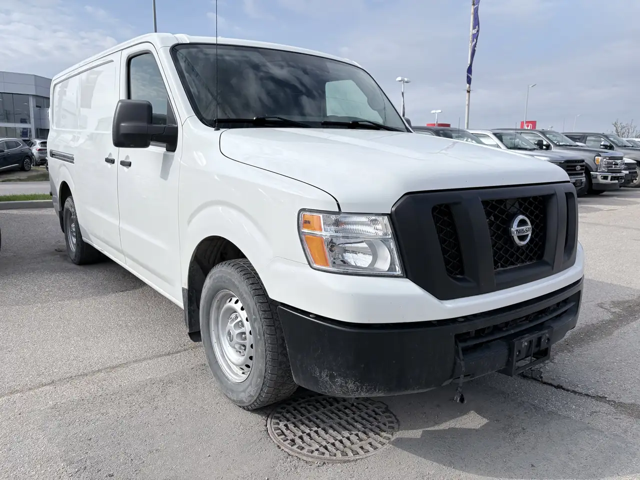 Nissan NV Cargo снимка Nissan NV Cargo