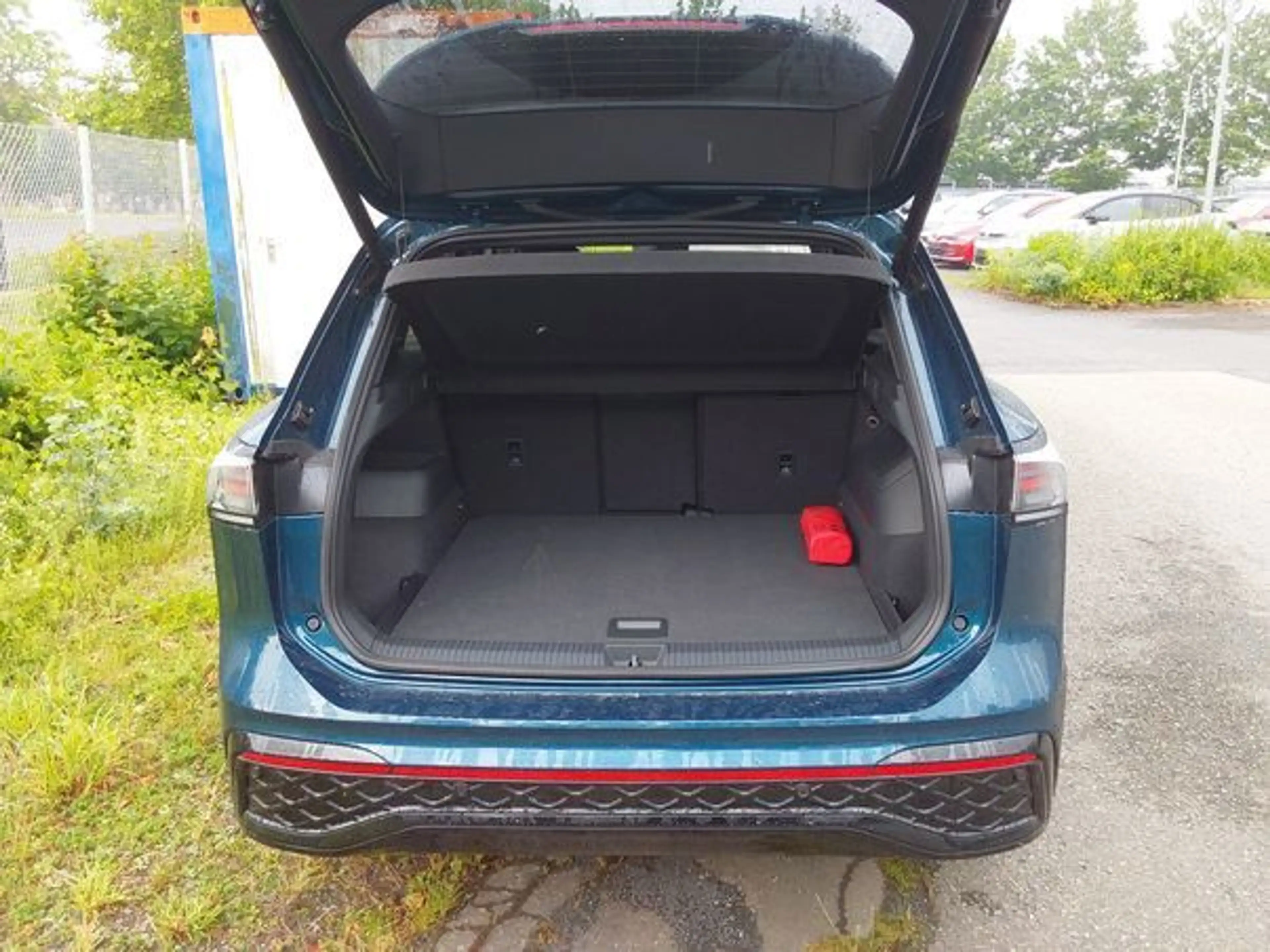 Volkswagen Tiguan R-LINE BLACK 2.0TSI 265PS NP.75T HEAD-UP.AREA-V.LE — photo 10