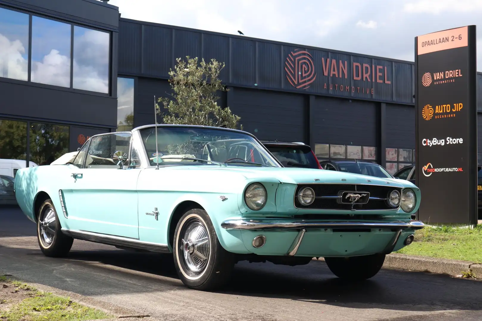 Ford Mustang Convertible | C code | Verde - 2