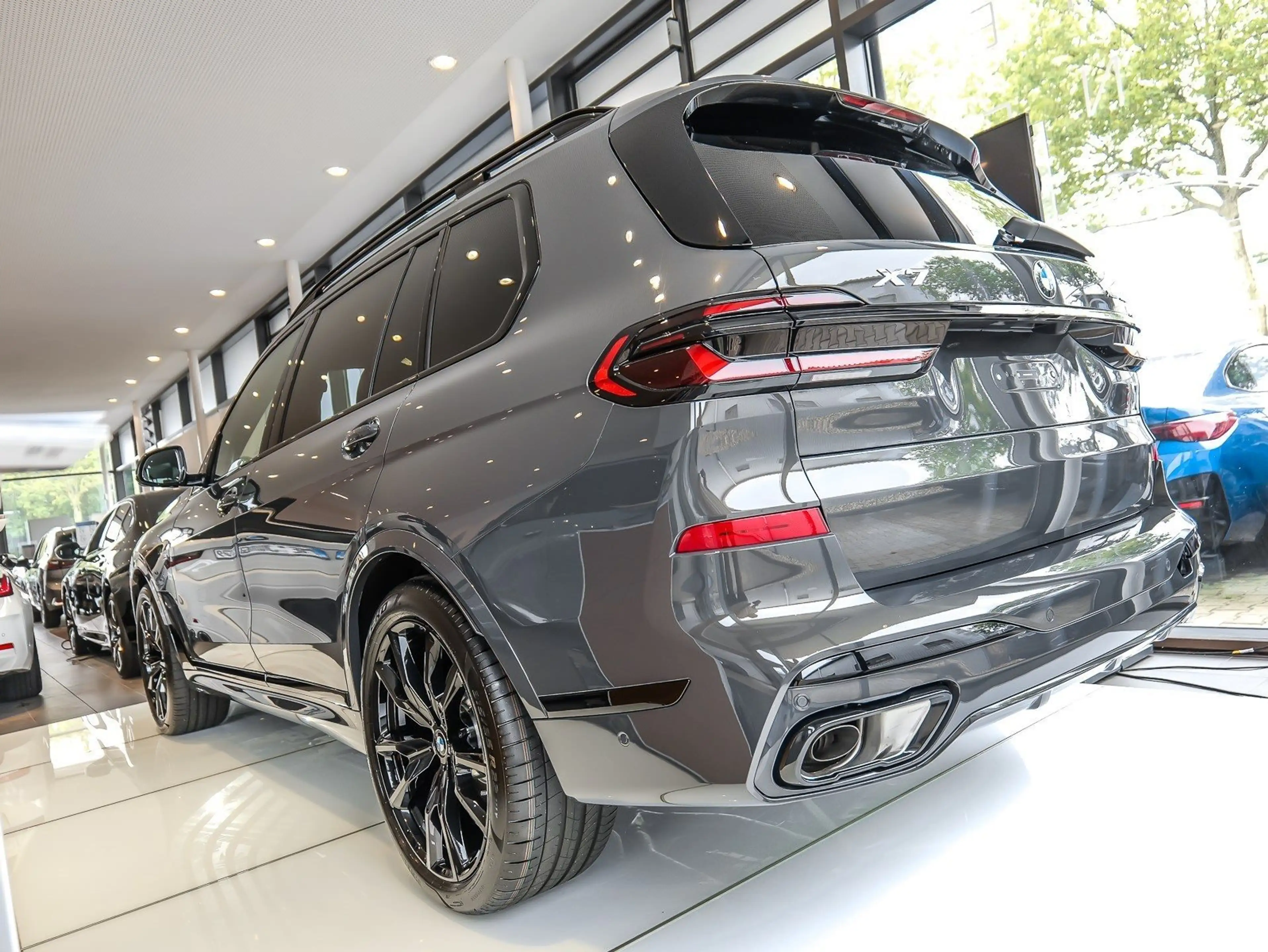 BMW X7 xDrive40d M Sport Pro Standhzg. Sky Lounge AHK Int — photo 2