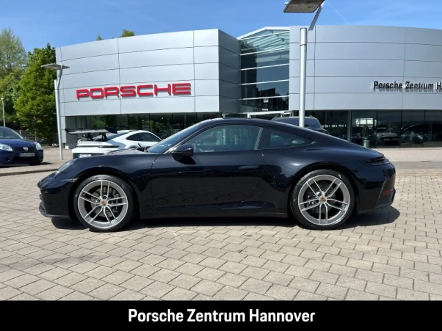 Porsche 992 -2 (911) Carrera Schwarz - 2