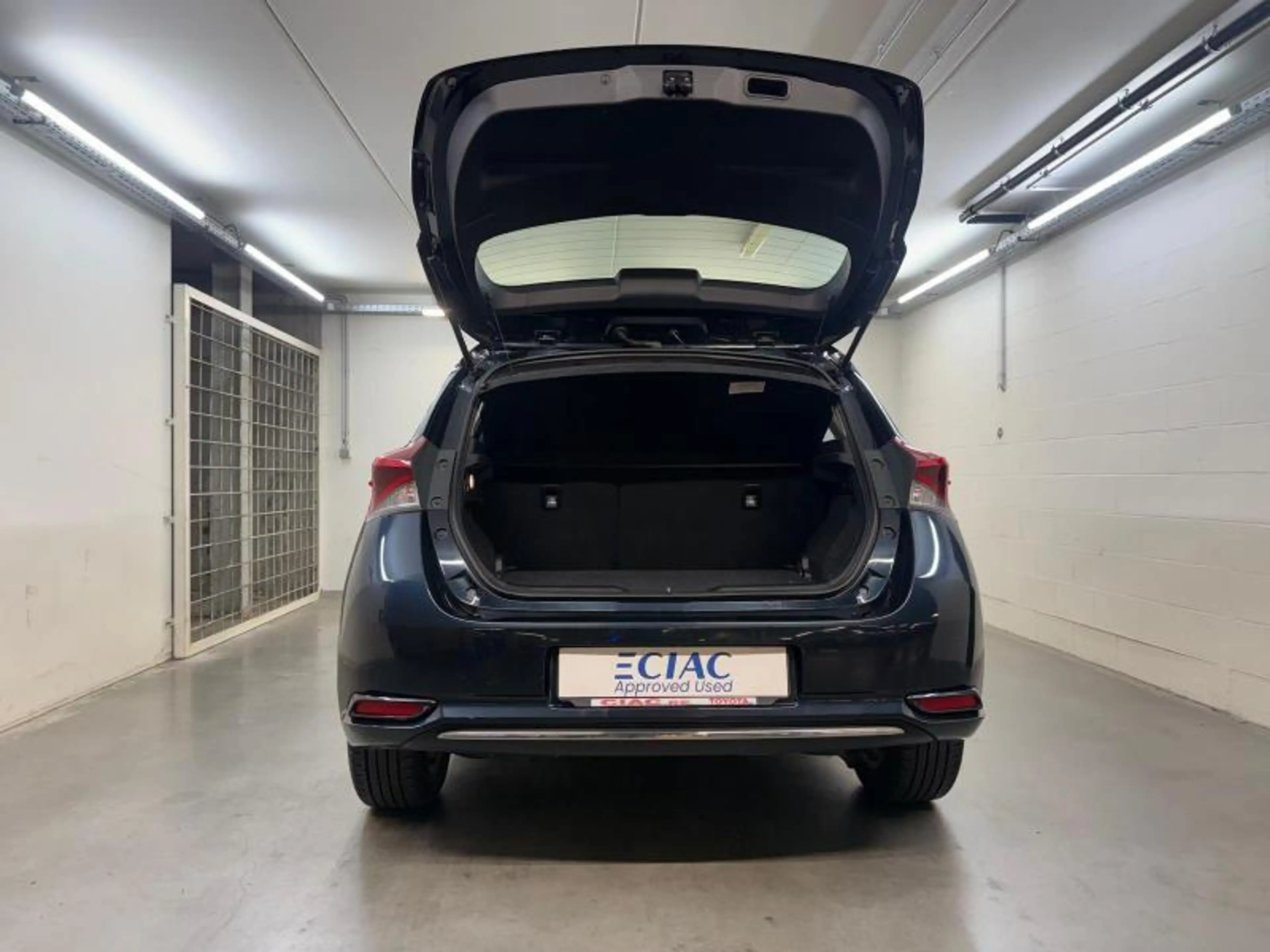 Toyota Auris Comfort & Pack Dynamic - Garantie — photo 7