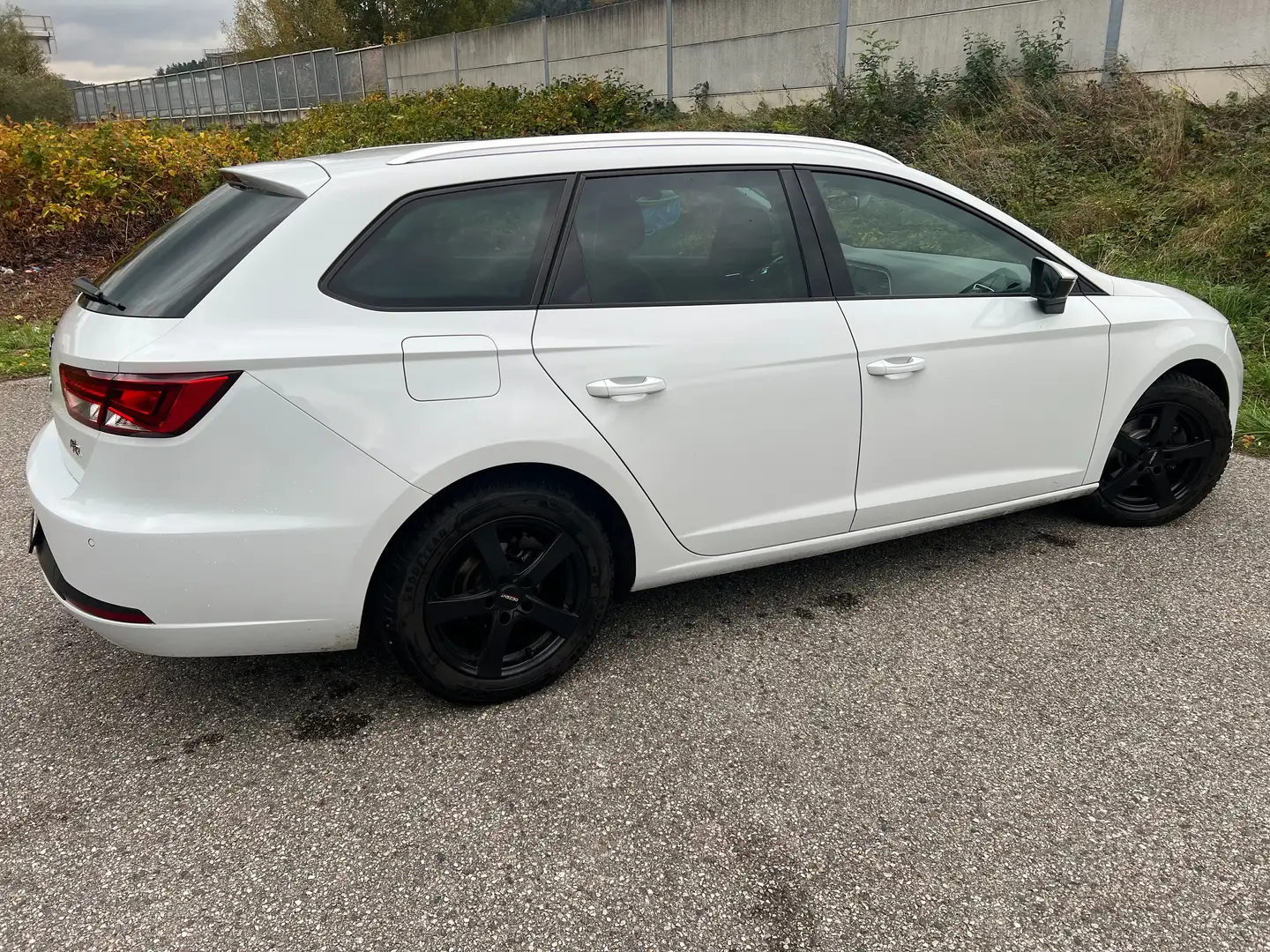 SEAT Leon Leon ST FR 1,4 TSI ACT Start-Stop DSG Start-Stopp Weiß - 2