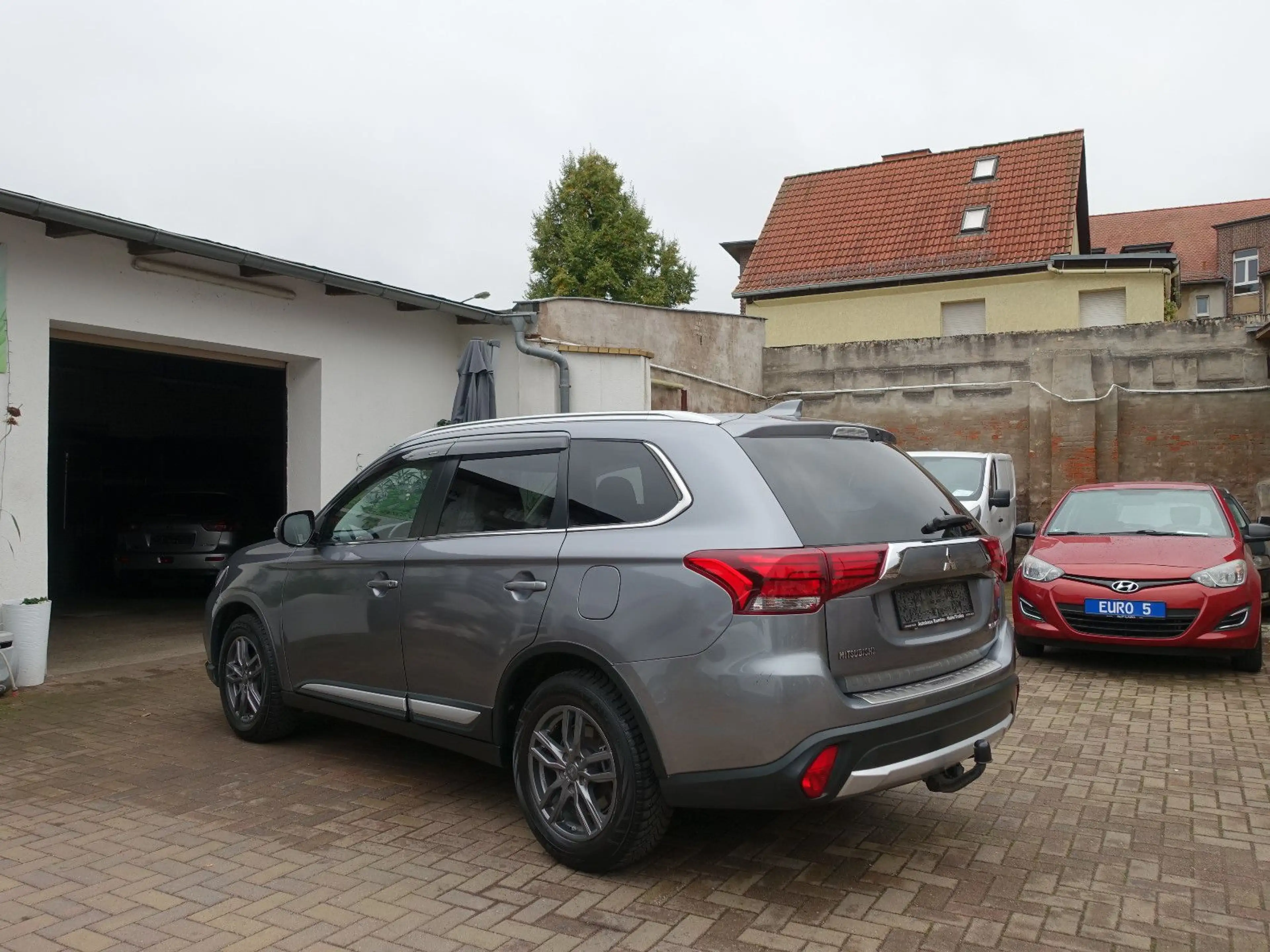 Mitsubishi Outlander 2,2 DI-D 4WD, Automatik, EU6, AHK !! — photo 7