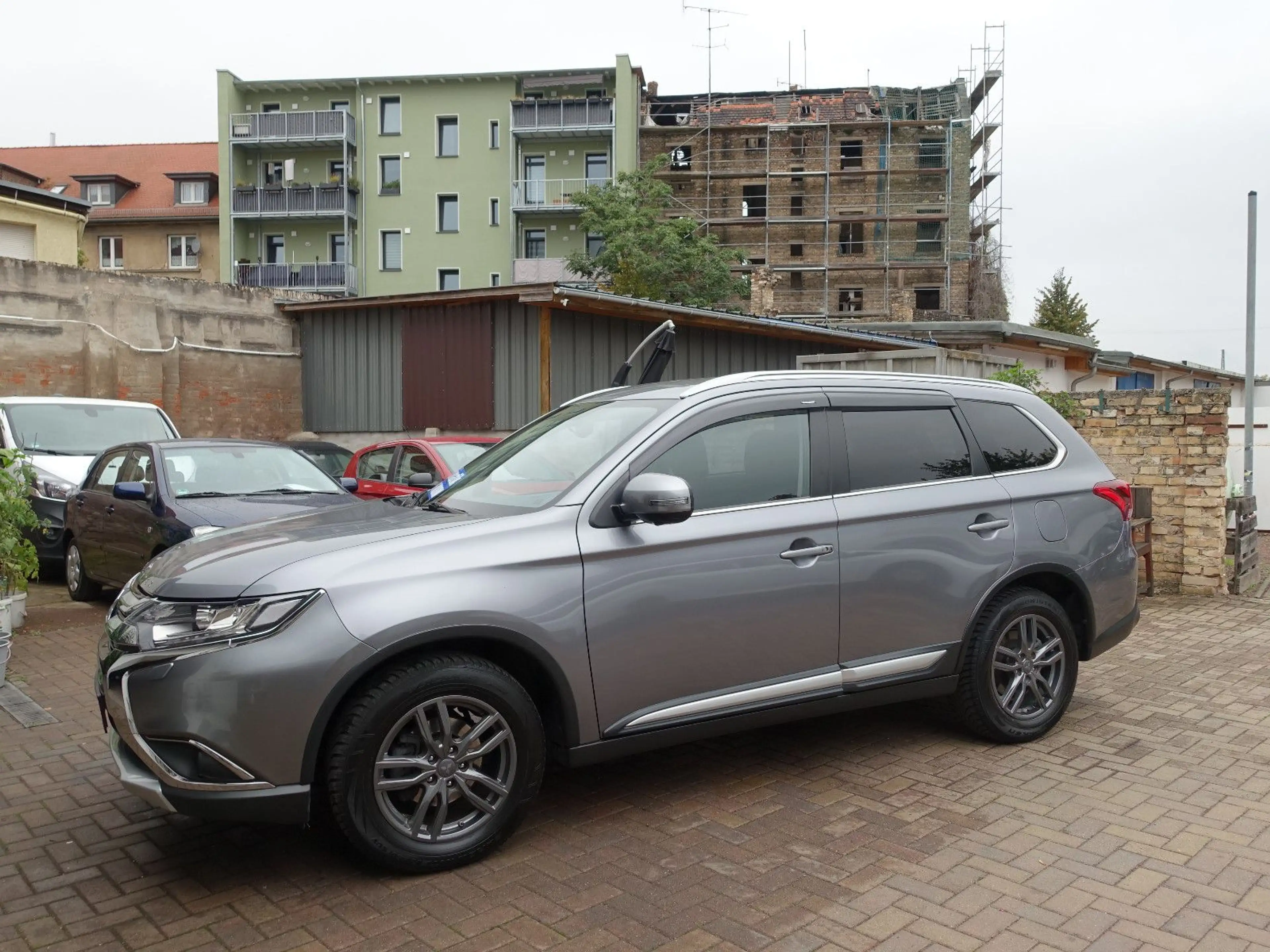 Mitsubishi Outlander 2,2 DI-D 4WD, Automatik, EU6, AHK !! — photo 2