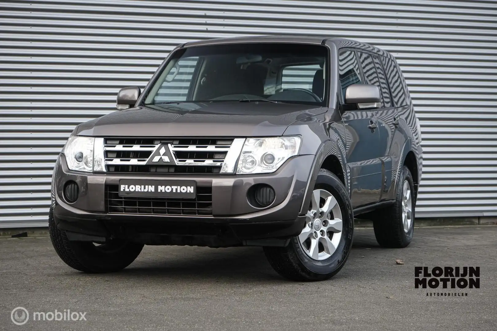 Mitsubishi Pajero 3.2 DI-D Instyle Beige - 1