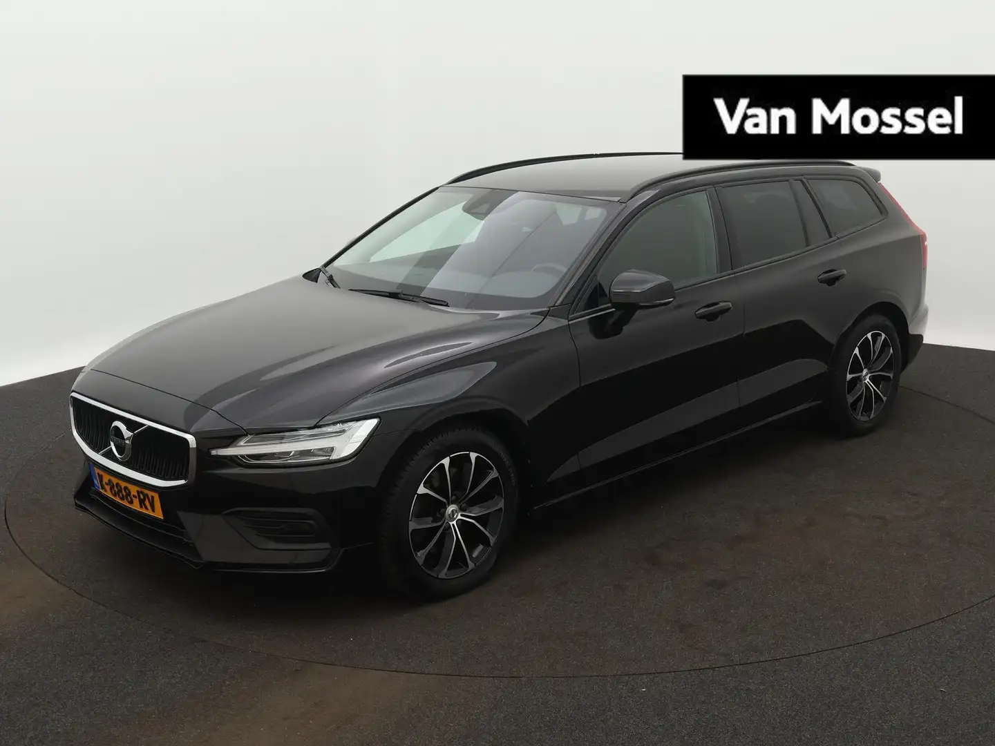 Volvo V60 B3 Momentum Advantage AUTOMAAT | Navigatie | Trekh Noir - 1