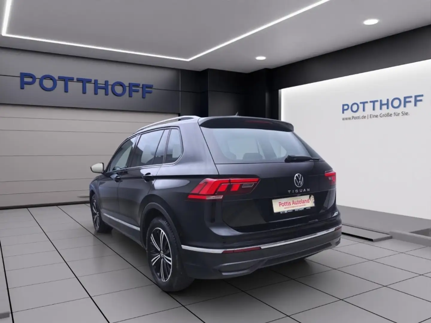 Volkswagen Tiguan 1.5 TSI DSG ACTIVE NAVI KAMERA ACC PDC Schwarz - 2