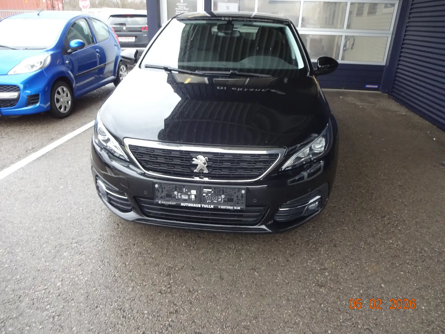 Peugeot 308 Style 1.2 PT 110 Noir - 1
