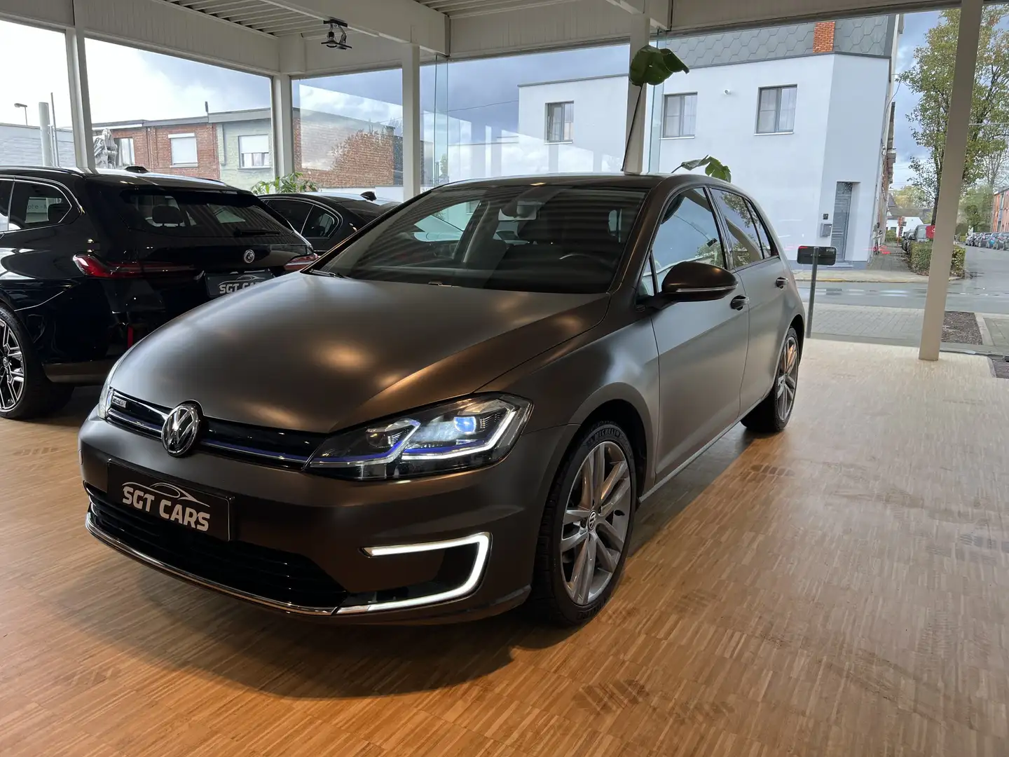 Volkswagen e-Golf Camera - LED - Navi Disc. Pro - Dynamische lichten Grijs - 2