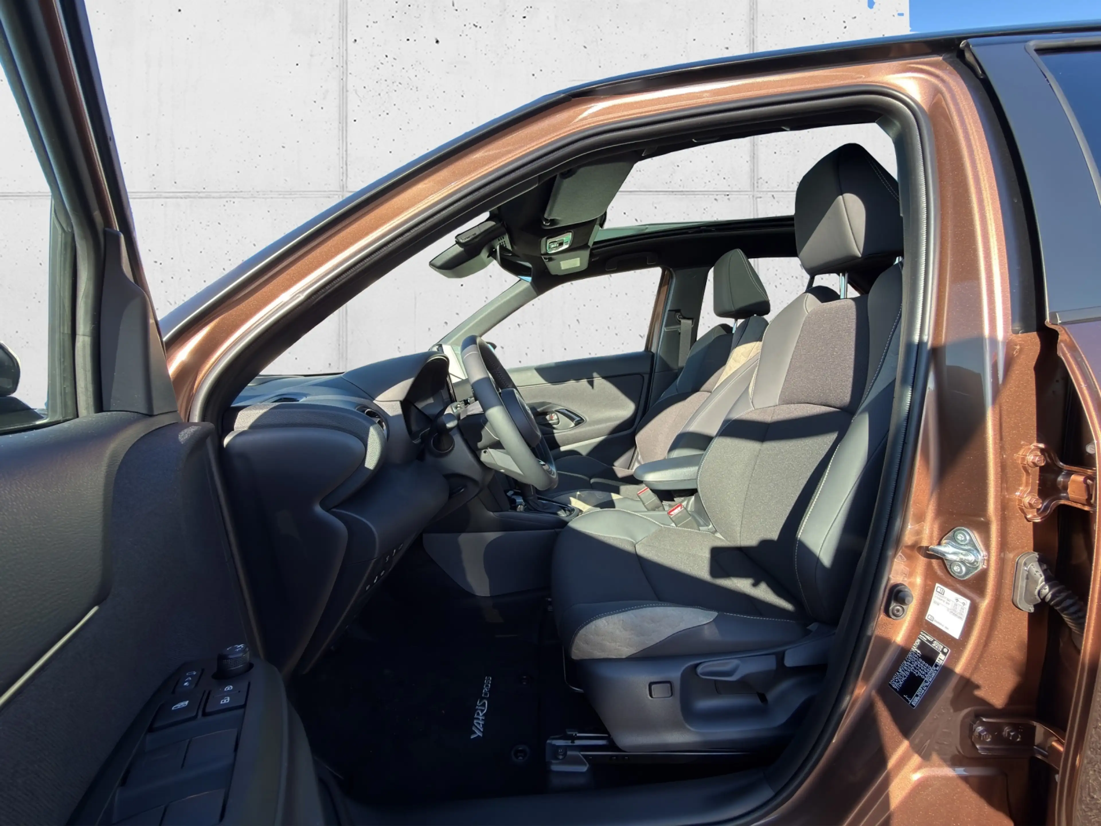Toyota Yaris Cross HYBRID AWD Lounge Premium Paket Panoramadach 5t. — photo 7