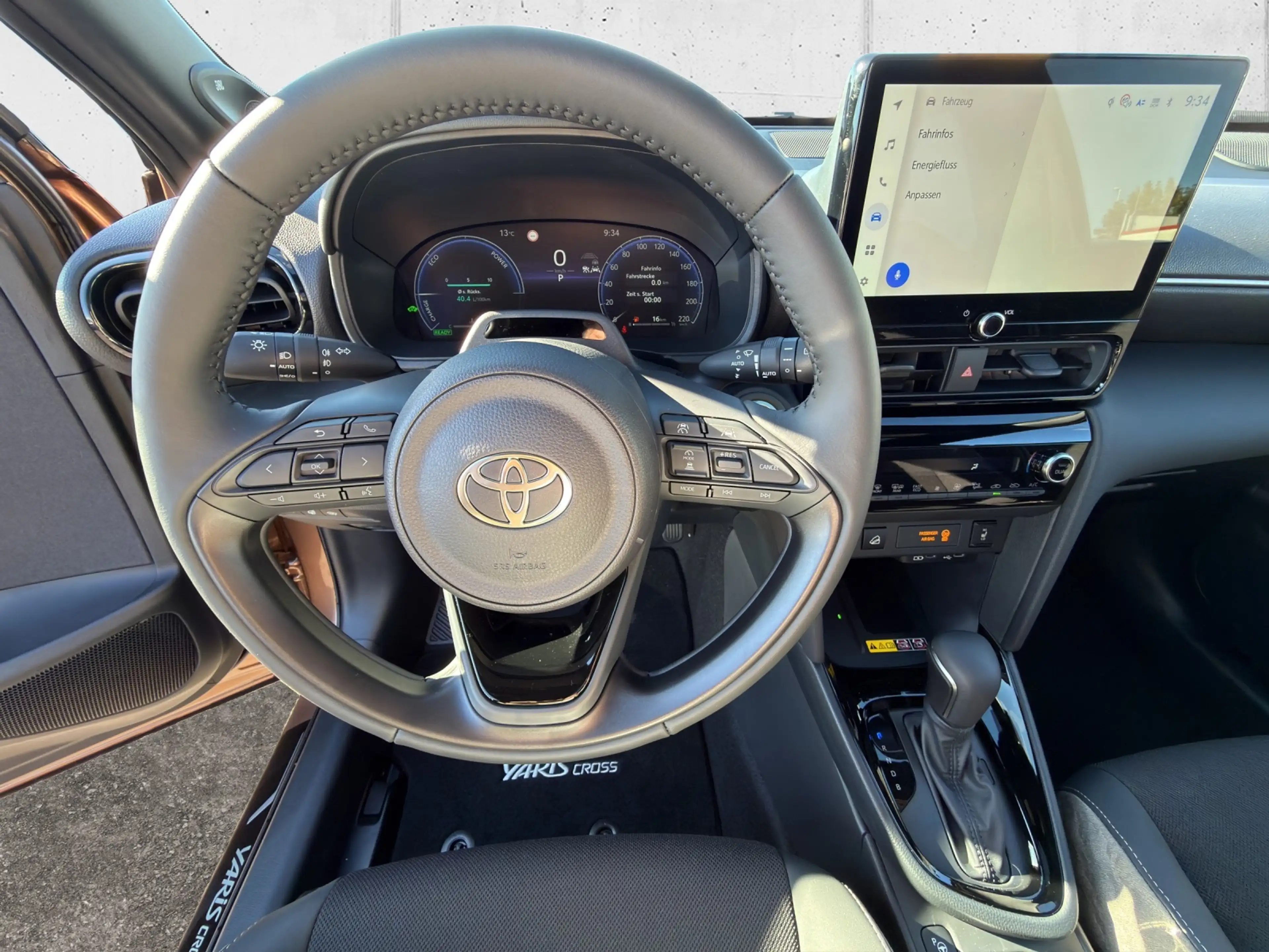 Toyota Yaris Cross HYBRID AWD Lounge Premium Paket Panoramadach 5t. — photo 8
