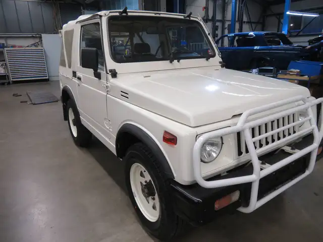 Suzuki SJ 410