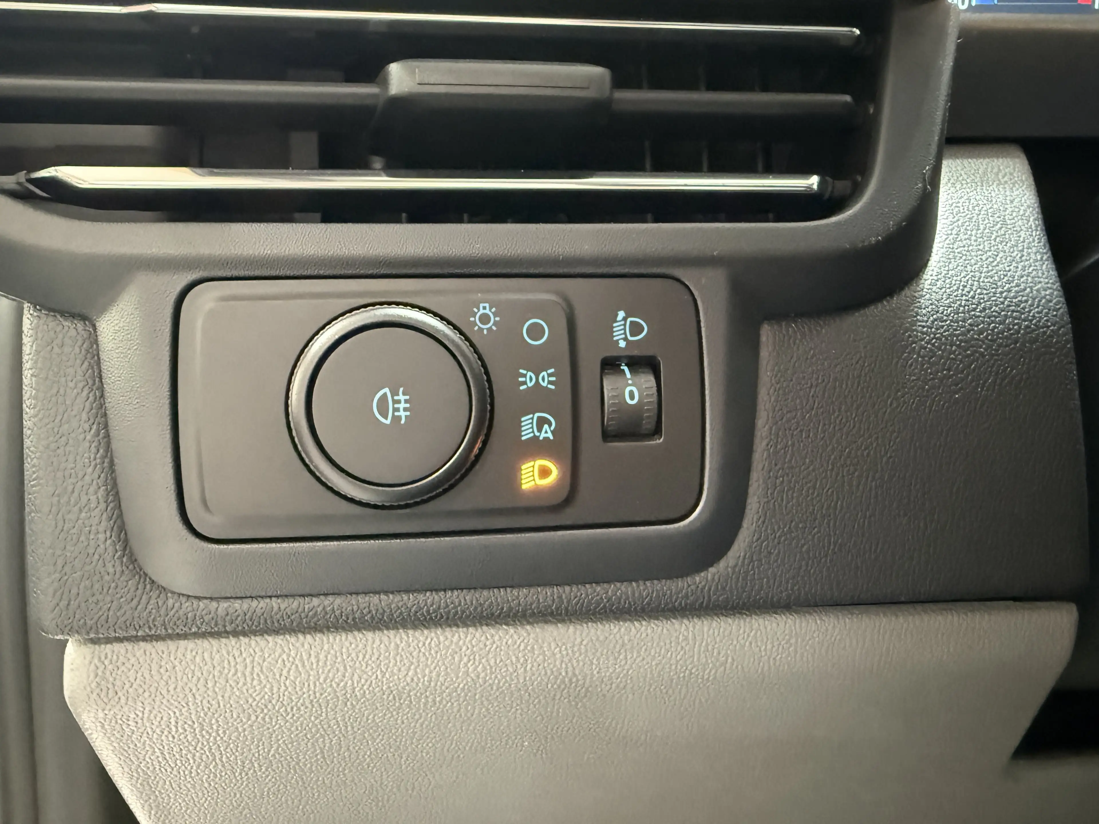 Ford Tourneo Custom Titanium L1 2-Zonen-Klima / 70L Tank — photo 15