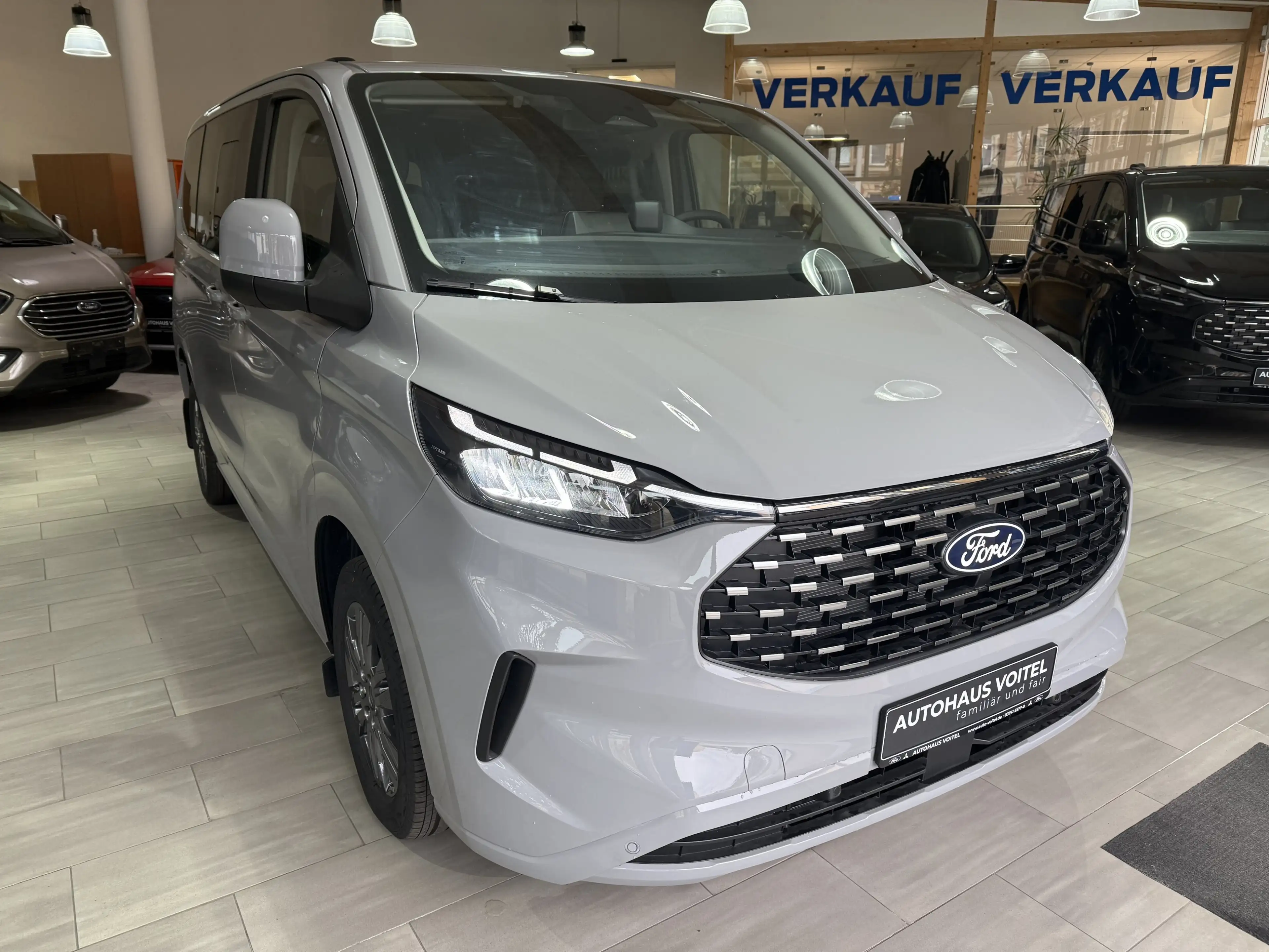 Ford Tourneo Custom Titanium L1 2-Zonen-Klima / 70L Tank — photo 3