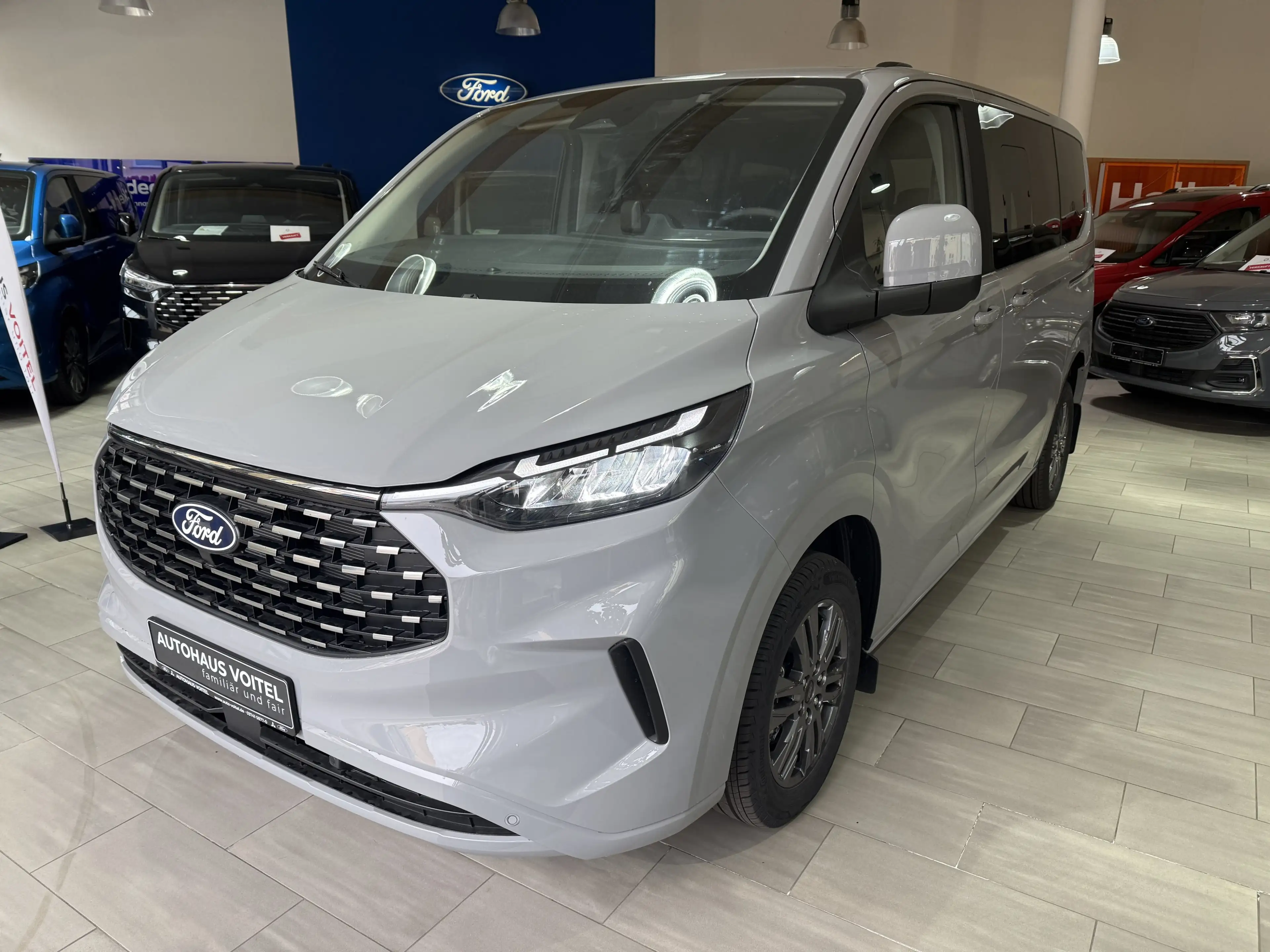 Ford Tourneo Custom Titanium L1 2-Zonen-Klima / 70L Tank