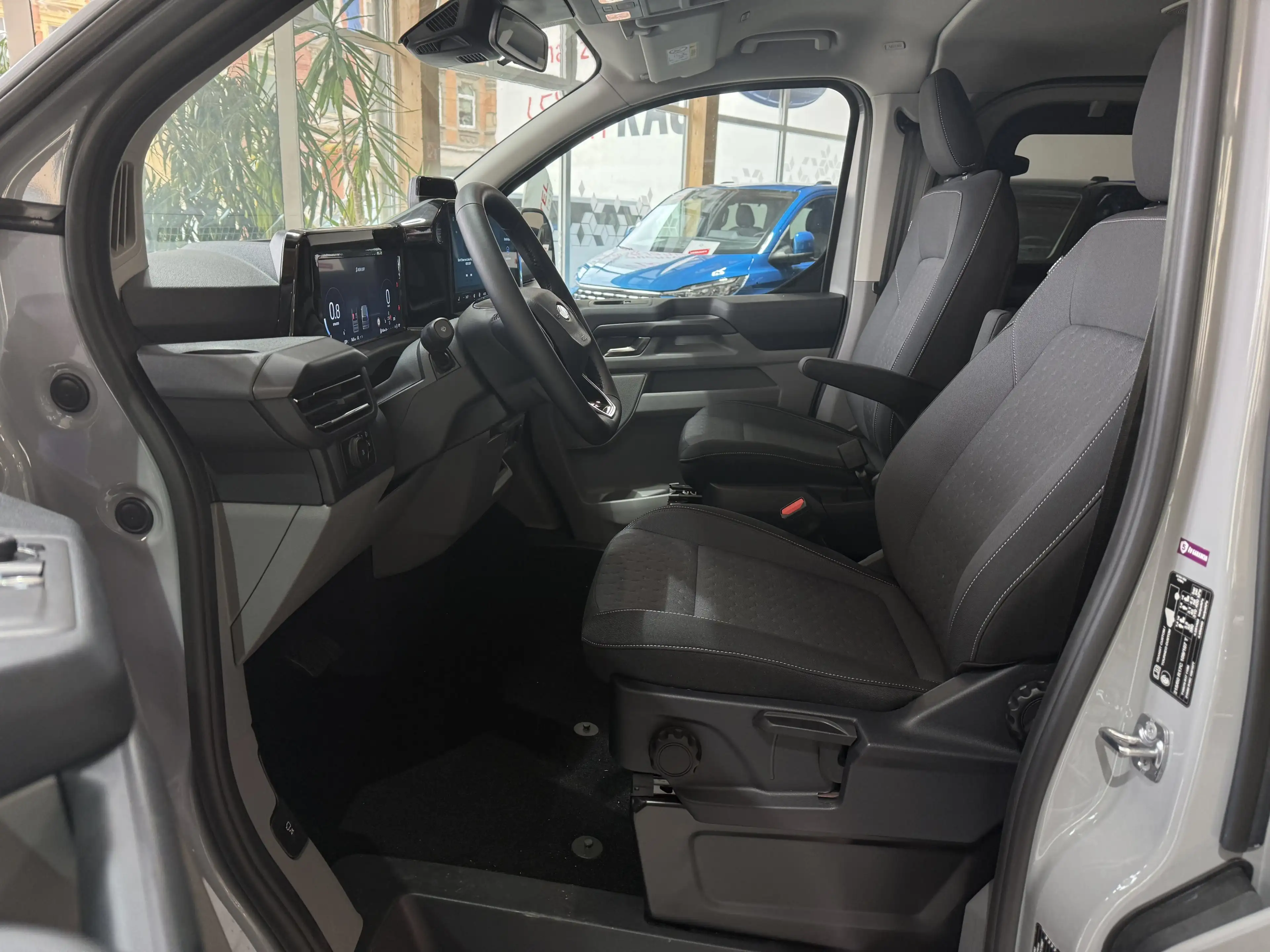 Ford Tourneo Custom Titanium L1 2-Zonen-Klima / 70L Tank — photo 10