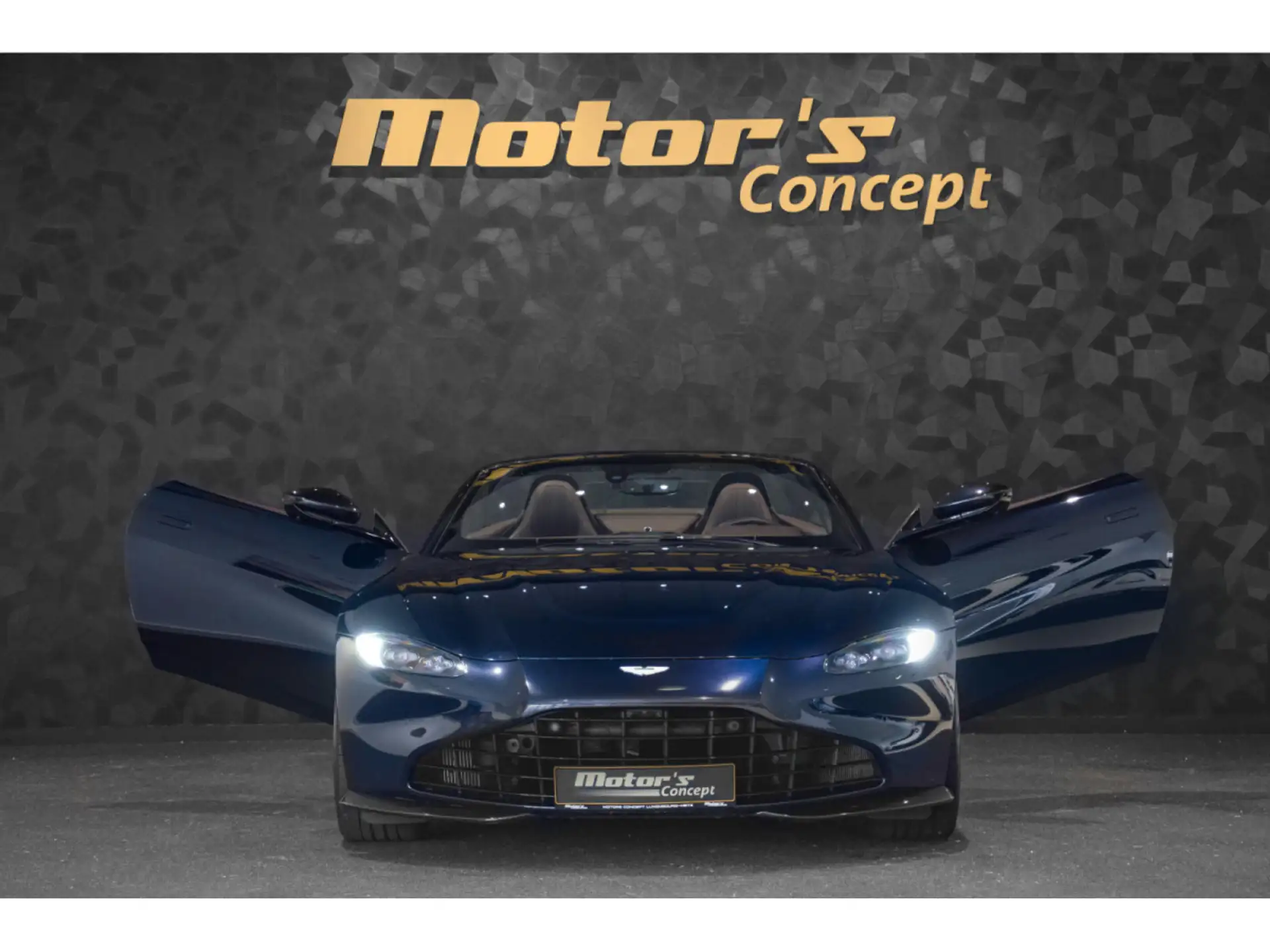 애스턴마틴 밴티지 V8 Coupe 2022 네이비 사진 2