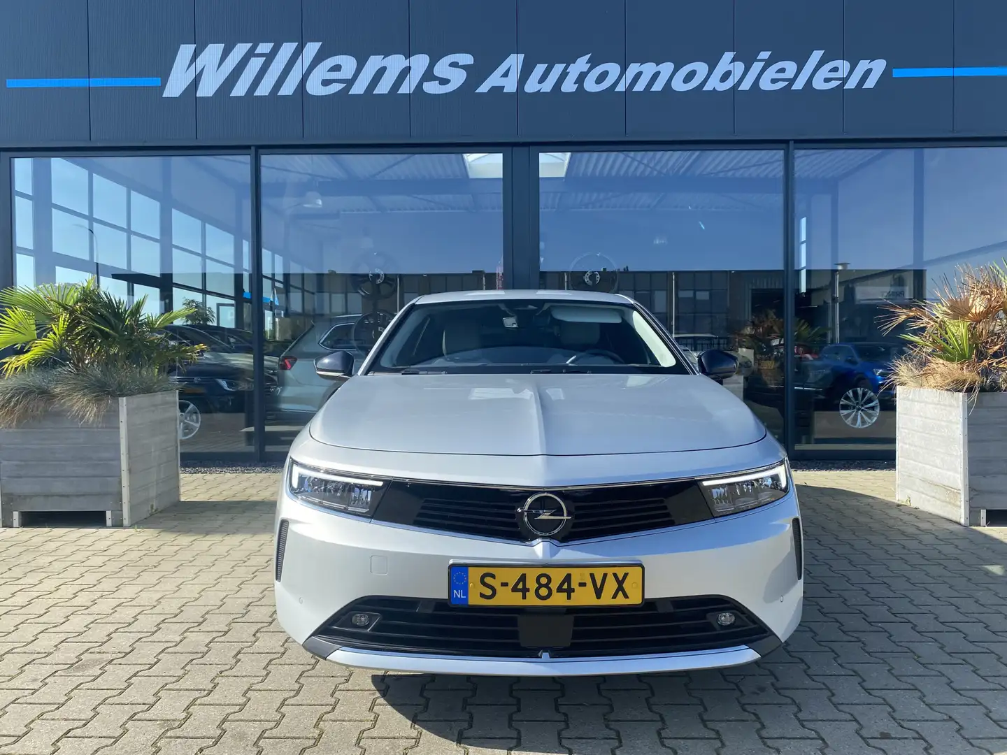 Opel Astra 1.2 Elegance Navigatie, Camera & Adaptive Cruise C Grijs - 2