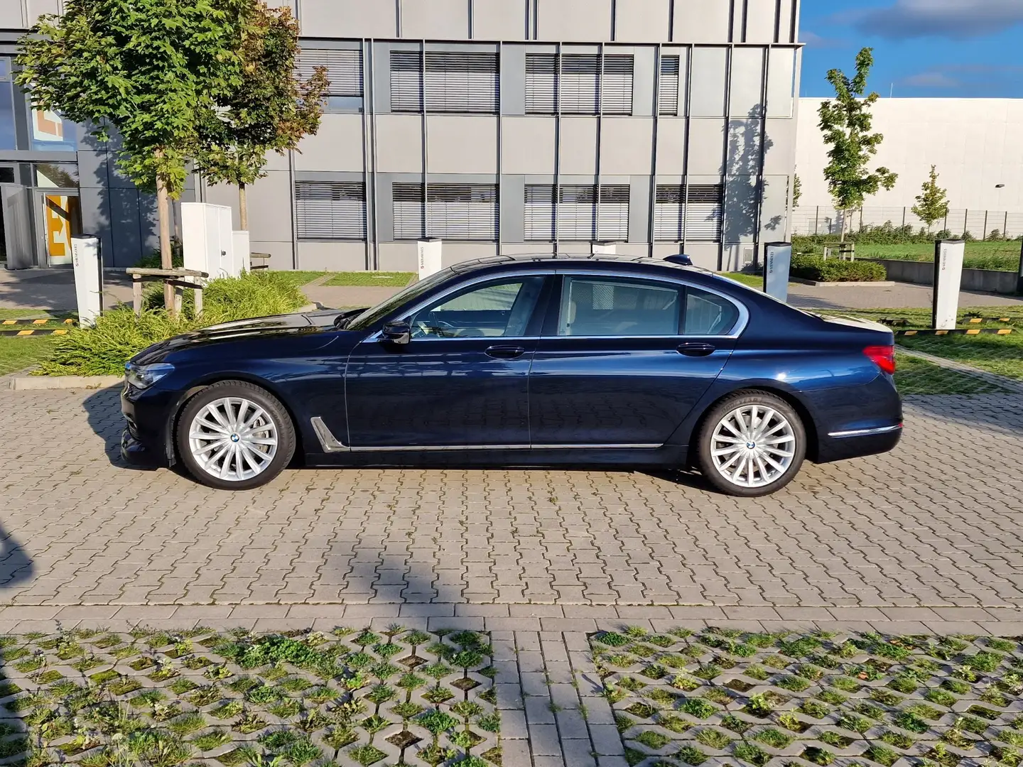 BMW 740 740Li xDrive - 2