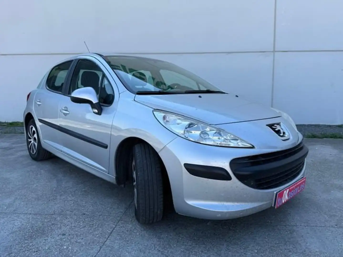 Peugeot 207 1.6HDI X-Line Plateado - 2