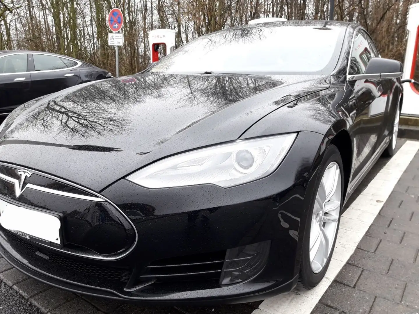 Tesla Model S Model S 85D Supercharger FREE! Schwarz - 1