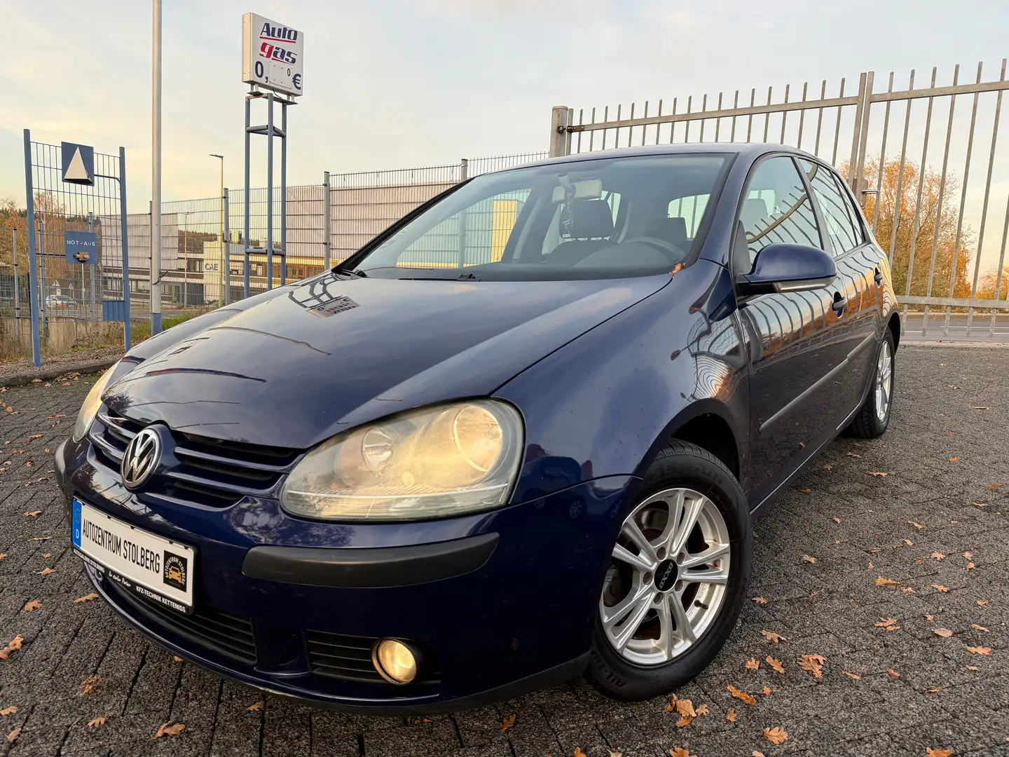 Volkswagen Golf V Trendline 1.6 FSI Navi-PDC-Klima-Tüv Neu Blau - 1