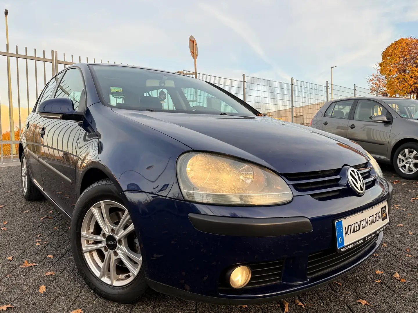 Volkswagen Golf V Trendline 1.6 FSI Navi-PDC-Klima-Tüv Neu Blau - 2