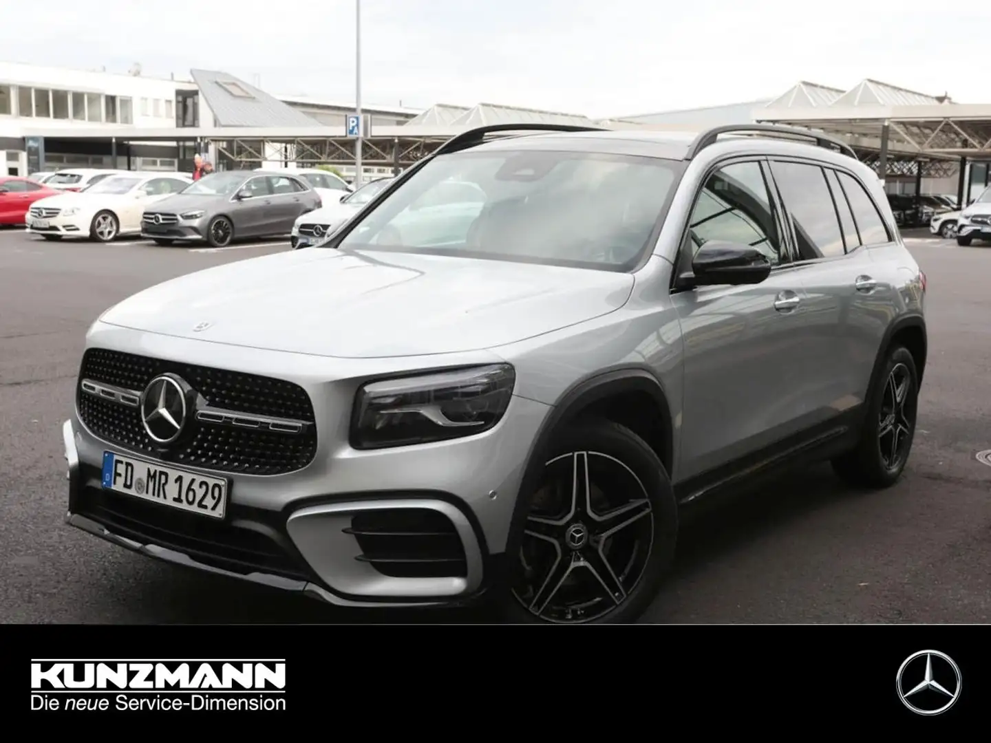 Mercedes-Benz GLB 200 AMG Night AHK Panorama 360° Burmester Silber - 1
