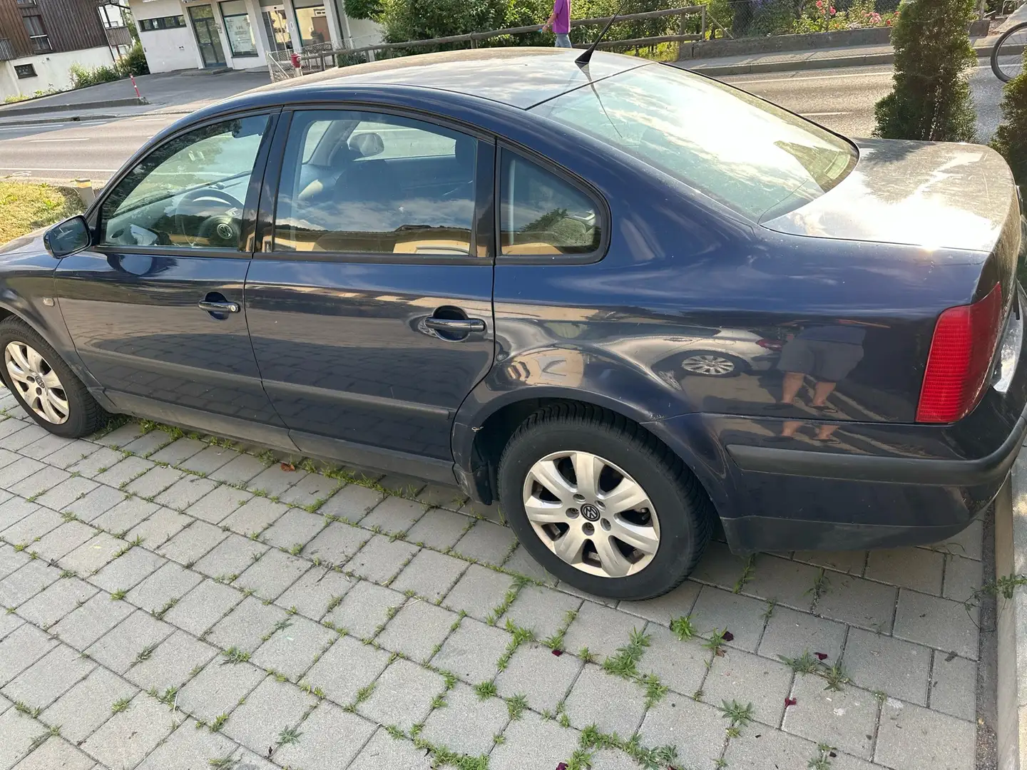 Volkswagen Passat 1,9 TDI Negru - 2