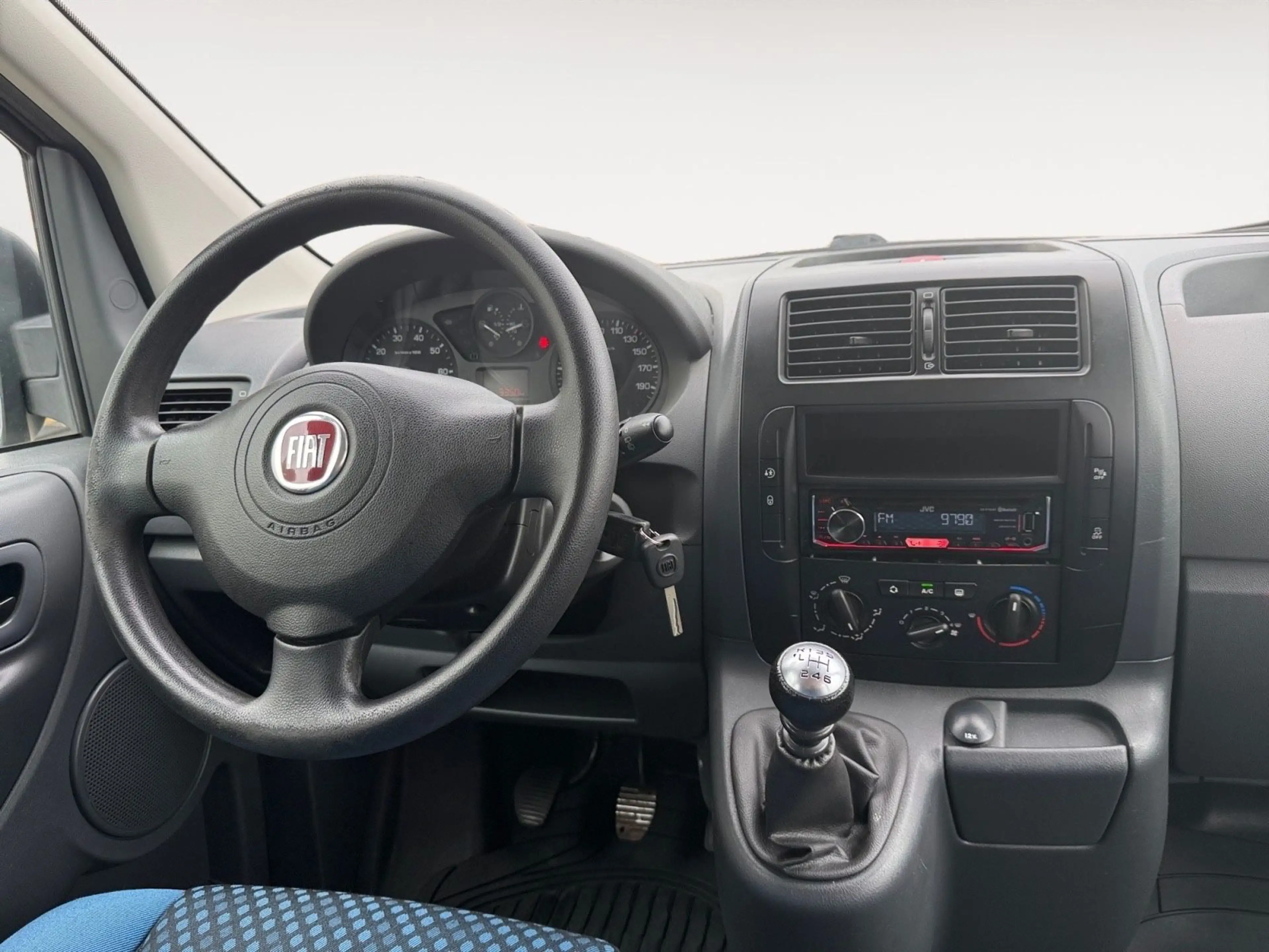 Fiat Scudo 2.0 L2H1 130 Multijet 9-Sitzer AHK PDC — photo 15